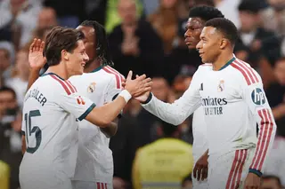 ليلة تألق مبابي.. ريال مدريد يكرم وفادة إشبيلية برباعية في الدوري الإسباني 19 أكتوبر 2026 12:03 ص